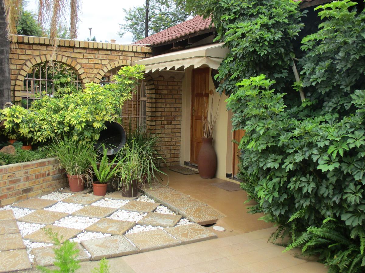 Ukarimu Guest House Klerksdorp Zewnętrze zdjęcie