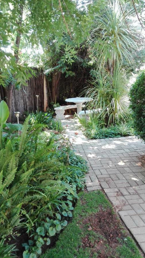 Ukarimu Guest House Klerksdorp Zewnętrze zdjęcie