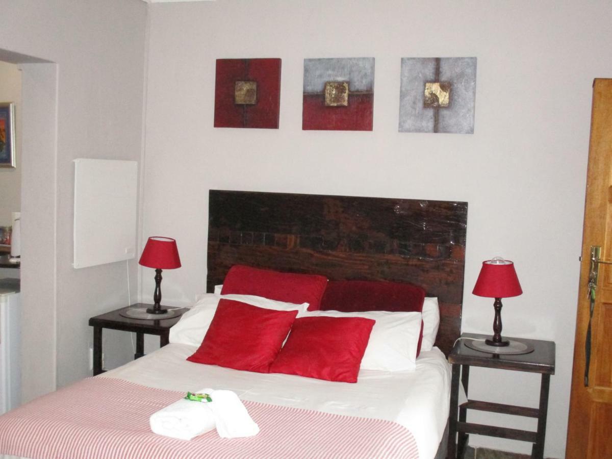 Ukarimu Guest House Klerksdorp Zewnętrze zdjęcie