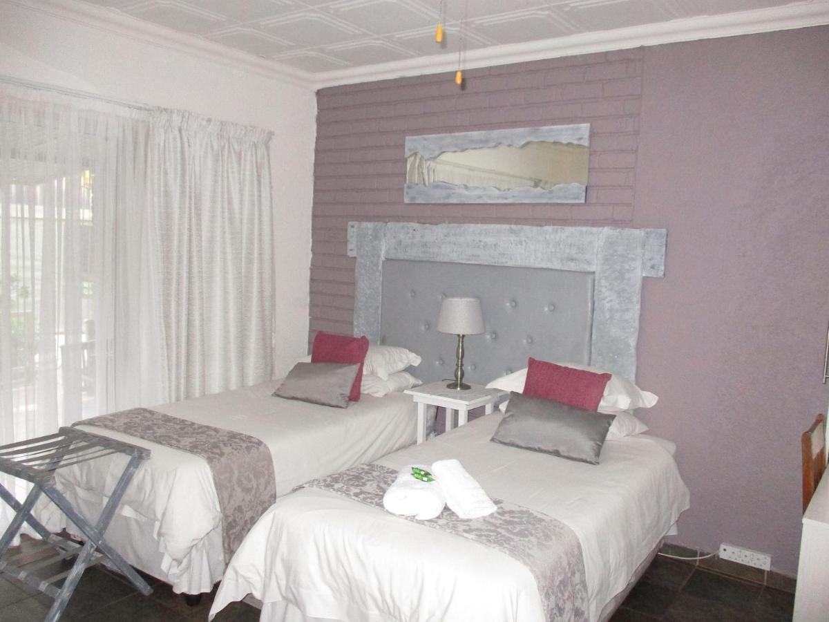 Ukarimu Guest House Klerksdorp Zewnętrze zdjęcie