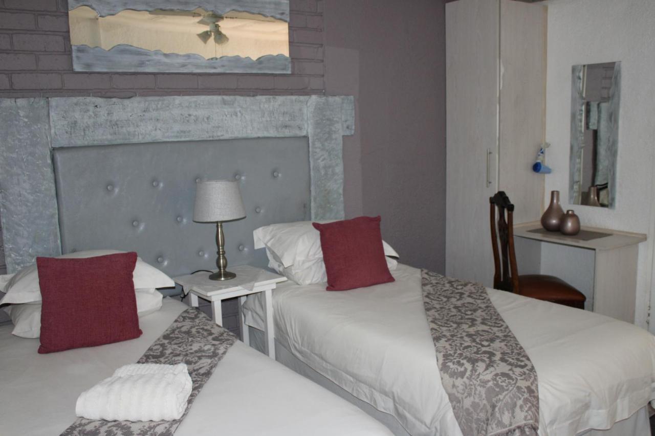 Ukarimu Guest House Klerksdorp Zewnętrze zdjęcie