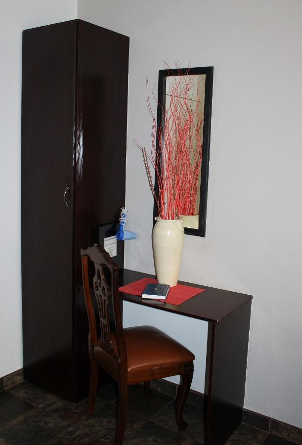Ukarimu Guest House Klerksdorp Zewnętrze zdjęcie
